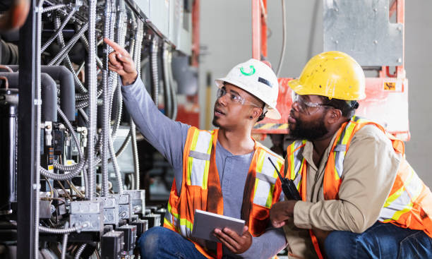 Best Circuit Breaker Repair  in Strathmore, CA